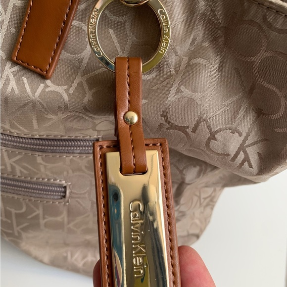 Calvin Klein Medium Logo Tote - Picture 4 of 9